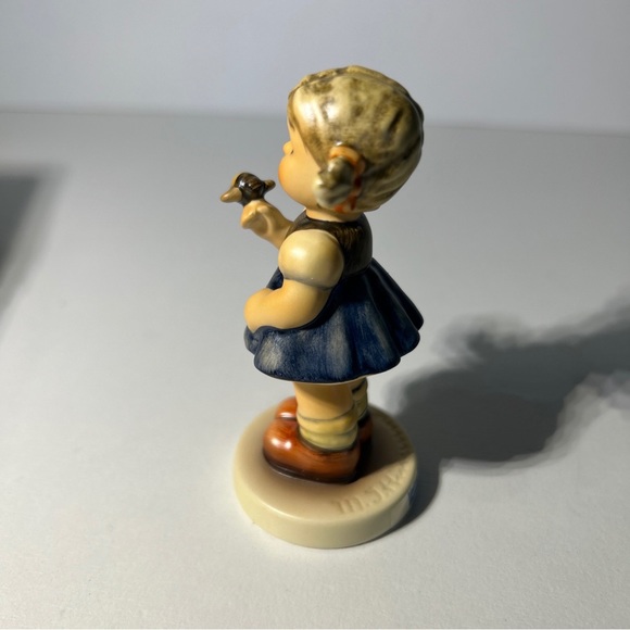 Goebel Hummel Bumblebee Blossom #2068/A 3.25’ First Issue from 1999 Garmany - Picture 6 of 11